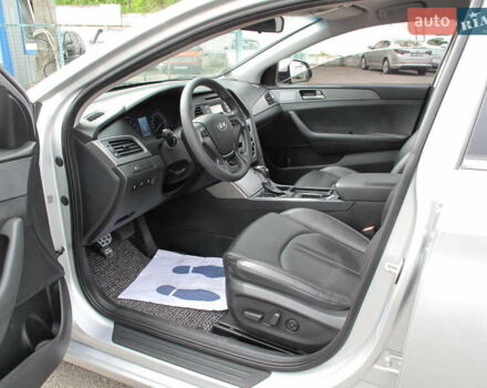 Сірий Хендай Соната, об'ємом двигуна 2 л та пробігом 265 тис. км за 10500 $, фото 8 на Automoto.ua