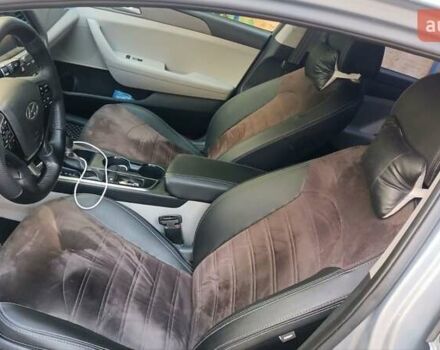 Серый Хендай Соната, объемом двигателя 2.4 л и пробегом 190 тыс. км за 10000 $, фото 1 на Automoto.ua