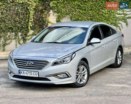 Серый Хендай Соната, объемом двигателя 2 л и пробегом 350 тыс. км за 8700 $, фото 7 на Automoto.ua