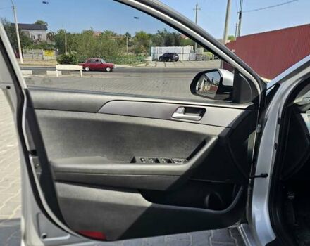 Сірий Хендай Соната, об'ємом двигуна 2 л та пробігом 380 тис. км за 10500 $, фото 13 на Automoto.ua