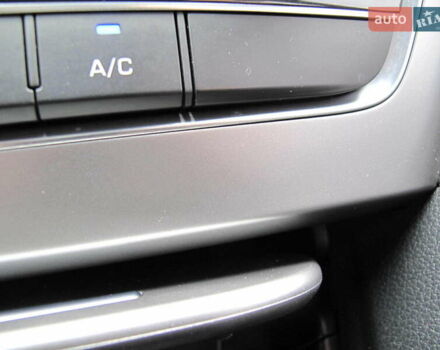 Сірий Хендай Соната, об'ємом двигуна 2 л та пробігом 265 тис. км за 10500 $, фото 70 на Automoto.ua