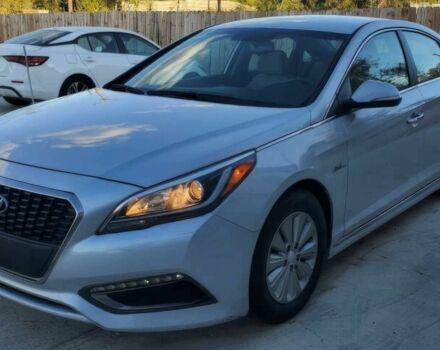 Серый Хендай Соната, объемом двигателя 2 л и пробегом 74 тыс. км за 6600 $, фото 2 на Automoto.ua