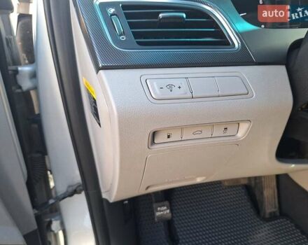 Хендай Соната 2016 в Первомайск на Automoto.ua Серый Хендай Соната, объемом двигателя 2.36 л и пробегом 204 тыс. км за 10600 $, фото 19 на Automoto.ua