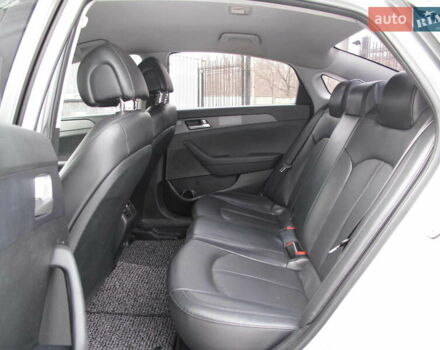 Сірий Хендай Соната, об'ємом двигуна 2 л та пробігом 265 тис. км за 10500 $, фото 27 на Automoto.ua