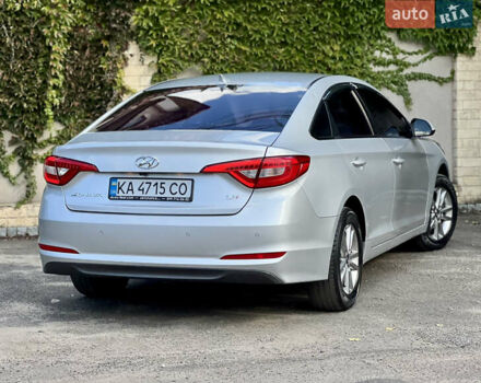 Серый Хендай Соната, объемом двигателя 2 л и пробегом 350 тыс. км за 8700 $, фото 13 на Automoto.ua