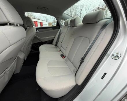 Серый Хендай Соната, объемом двигателя 2.4 л и пробегом 76 тыс. км за 3000 $, фото 9 на Automoto.ua