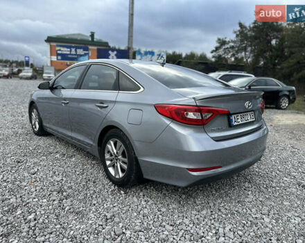 Серый Хендай Соната, объемом двигателя 2.36 л и пробегом 110 тыс. км за 8500 $, фото 5 на Automoto.ua