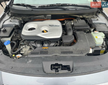 Серый Хендай Соната, объемом двигателя 2 л и пробегом 125 тыс. км за 11500 $, фото 10 на Automoto.ua