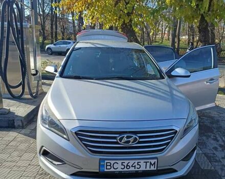 Серый Хендай Соната, объемом двигателя 2.36 л и пробегом 203 тыс. км за 13349 $, фото 2 на Automoto.ua