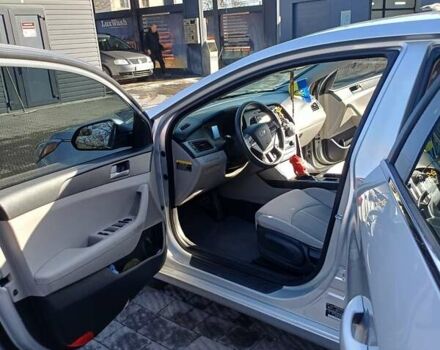 Серый Хендай Соната, объемом двигателя 2.36 л и пробегом 203 тыс. км за 13349 $, фото 19 на Automoto.ua