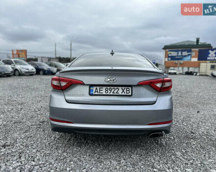 Серый Хендай Соната, объемом двигателя 2.36 л и пробегом 110 тыс. км за 8500 $, фото 4 на Automoto.ua