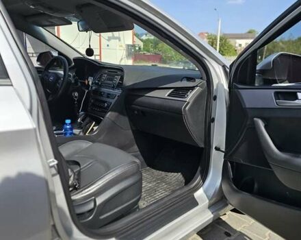 Сірий Хендай Соната, об'ємом двигуна 2 л та пробігом 380 тис. км за 10500 $, фото 24 на Automoto.ua