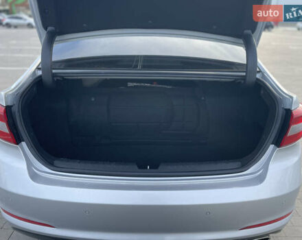 Сірий Хендай Соната, об'ємом двигуна 2 л та пробігом 250 тис. км за 12000 $, фото 5 на Automoto.ua