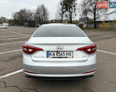 Серый Хендай Соната, объемом двигателя 2 л и пробегом 290 тыс. км за 12000 $, фото 4 на Automoto.ua