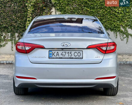 Серый Хендай Соната, объемом двигателя 2 л и пробегом 350 тыс. км за 8700 $, фото 12 на Automoto.ua