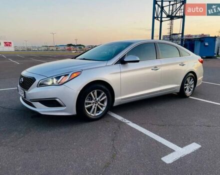 Серый Хендай Соната, объемом двигателя 2.36 л и пробегом 205 тыс. км за 8900 $, фото 1 на Automoto.ua