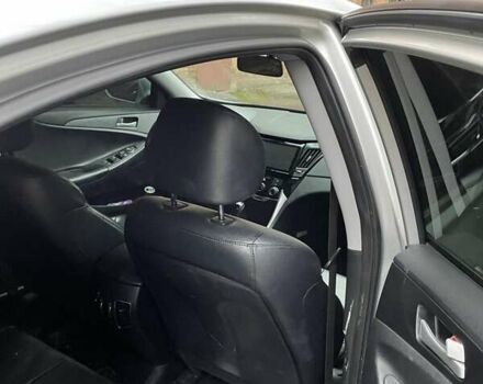 Сірий Хендай Соната, об'ємом двигуна 2 л та пробігом 305 тис. км за 12300 $, фото 6 на Automoto.ua