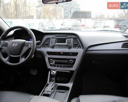 Сірий Хендай Соната, об'ємом двигуна 2 л та пробігом 265 тис. км за 10500 $, фото 47 на Automoto.ua