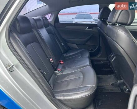 Серый Хендай Соната, объемом двигателя 2 л и пробегом 328 тыс. км за 7290 $, фото 10 на Automoto.ua