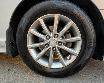 Хендай Соната 2017 в Киеве на Automoto.ua Серый Хендай Соната, объемом двигателя 2 л и пробегом 338 тыс. км за 12700 $, фото 13 на Automoto.ua