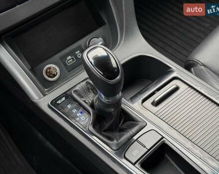 Серый Хендай Соната, объемом двигателя 2 л и пробегом 360 тыс. км за 8399 $, фото 9 на Automoto.ua