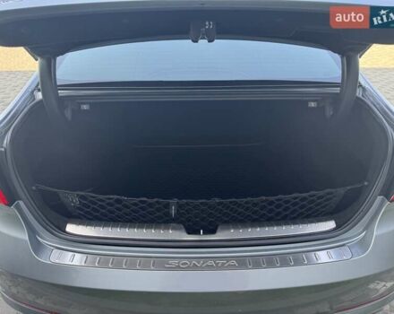 Серый Хендай Соната, объемом двигателя 2.36 л и пробегом 89 тыс. км за 14200 $, фото 5 на Automoto.ua