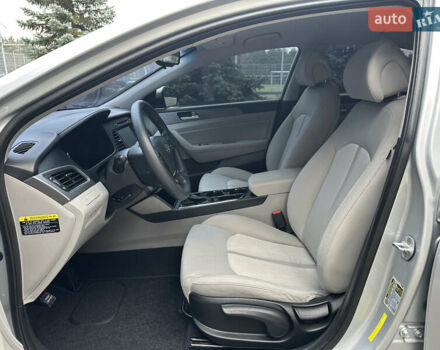 Сірий Хендай Соната, об'ємом двигуна 2 л та пробігом 140 тис. км за 14300 $, фото 24 на Automoto.ua