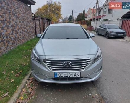 Серый Хендай Соната, объемом двигателя 2 л и пробегом 374 тыс. км за 9300 $, фото 6 на Automoto.ua
