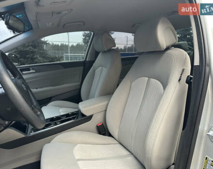 Сірий Хендай Соната, об'ємом двигуна 2 л та пробігом 140 тис. км за 14300 $, фото 26 на Automoto.ua