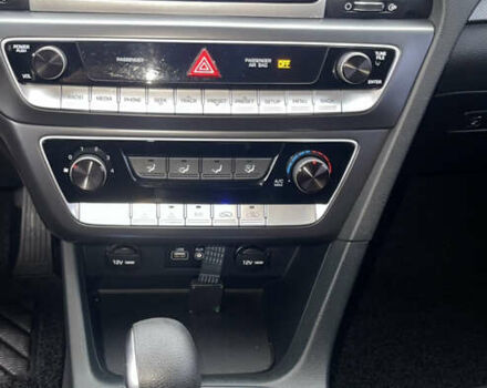 Серый Хендай Соната, объемом двигателя 2 л и пробегом 192 тыс. км за 12900 $, фото 52 на Automoto.ua