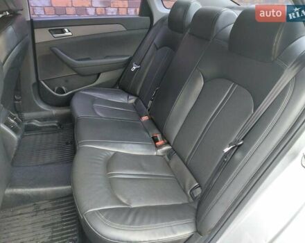 Серый Хендай Соната, объемом двигателя 2 л и пробегом 374 тыс. км за 9300 $, фото 12 на Automoto.ua