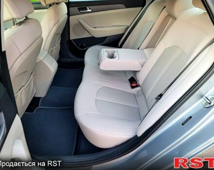 Сірий Хендай Соната, об'ємом двигуна 2.4 л та пробігом 185 тис. км за 8200 $, фото 10 на Automoto.ua