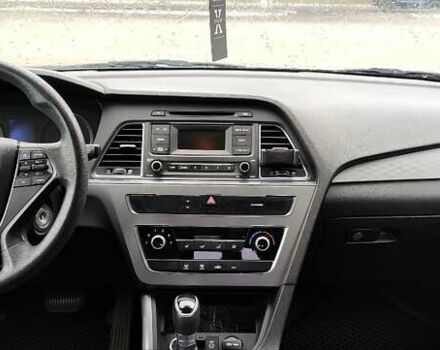 Серый Хендай Соната, объемом двигателя 2 л и пробегом 349 тыс. км за 12300 $, фото 8 на Automoto.ua