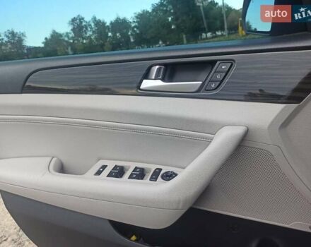 Сірий Хендай Соната, об'ємом двигуна 2 л та пробігом 116 тис. км за 14300 $, фото 18 на Automoto.ua