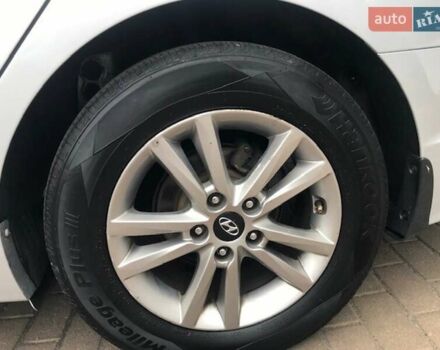 Сірий Хендай Соната, об'ємом двигуна 2 л та пробігом 383 тис. км за 10390 $, фото 3 на Automoto.ua