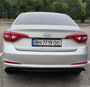 Серый Хендай Соната, объемом двигателя 2 л и пробегом 349 тыс. км за 12300 $, фото 3 на Automoto.ua