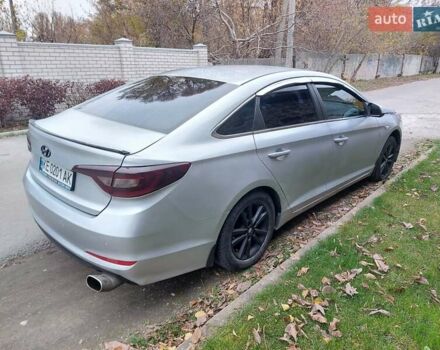 Серый Хендай Соната, объемом двигателя 2 л и пробегом 374 тыс. км за 9300 $, фото 4 на Automoto.ua