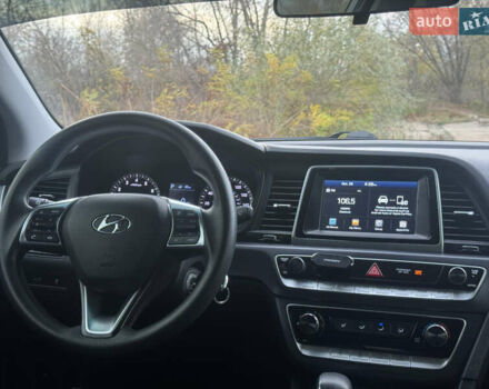 Серый Хендай Соната, объемом двигателя 2.36 л и пробегом 122 тыс. км за 11300 $, фото 21 на Automoto.ua