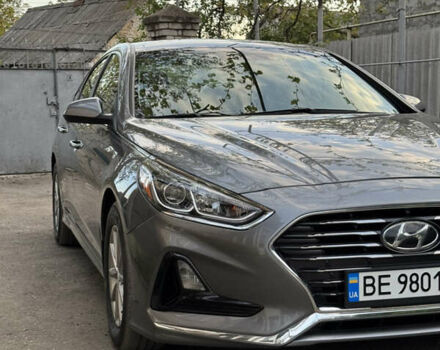 Серый Хендай Соната, объемом двигателя 2.4 л и пробегом 82 тыс. км за 17000 $, фото 2 на Automoto.ua