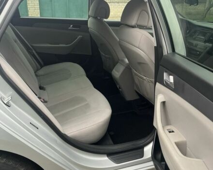 Сірий Хендай Соната, об'ємом двигуна 2.4 л та пробігом 124 тис. км за 12499 $, фото 4 на Automoto.ua