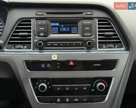 Серый Хендай Соната, объемом двигателя 2 л и пробегом 360 тыс. км за 8399 $, фото 8 на Automoto.ua