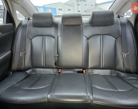 Сірий Хендай Соната, об'ємом двигуна 2 л та пробігом 384 тис. км за 10990 $, фото 11 на Automoto.ua