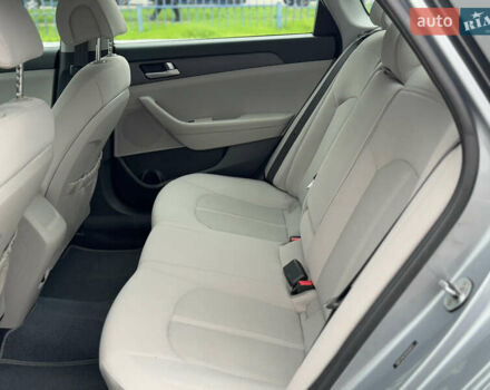 Сірий Хендай Соната, об'ємом двигуна 2.4 л та пробігом 167 тис. км за 8900 $, фото 42 на Automoto.ua