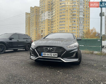 Серый Хендай Соната, объемом двигателя 2 л и пробегом 192 тыс. км за 12900 $, фото 9 на Automoto.ua