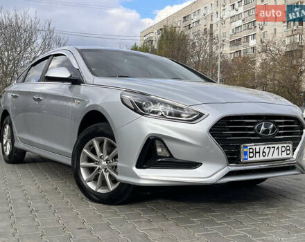 Серый Хендай Соната, объемом двигателя 2 л и пробегом 165 тыс. км за 12900 $, фото 7 на Automoto.ua