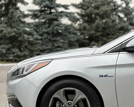 Сірий Хендай Соната, об'ємом двигуна 2 л та пробігом 140 тис. км за 14300 $, фото 13 на Automoto.ua