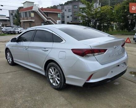 Сірий Хендай Соната, об'ємом двигуна 2 л та пробігом 384 тис. км за 10990 $, фото 1 на Automoto.ua