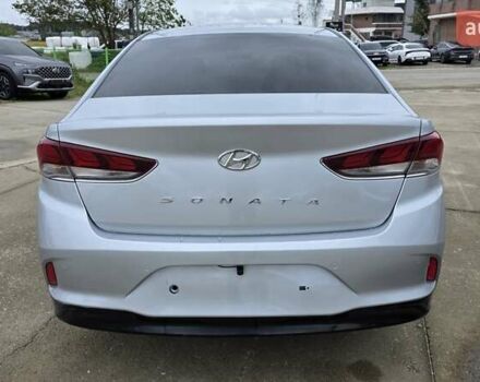 Сірий Хендай Соната, об'ємом двигуна 2 л та пробігом 384 тис. км за 10990 $, фото 3 на Automoto.ua