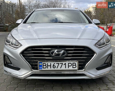 Серый Хендай Соната, объемом двигателя 2 л и пробегом 165 тыс. км за 12900 $, фото 17 на Automoto.ua