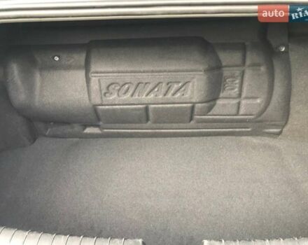 Сірий Хендай Соната, об'ємом двигуна 2 л та пробігом 352 тис. км за 10490 $, фото 9 на Automoto.ua